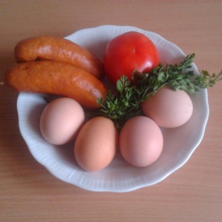 Krok 1 - Jajeczniczka na śniadanie z bułeczkami foto