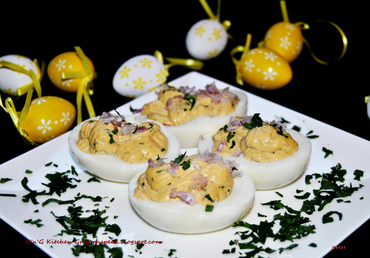 Jajka faszerowane anchois foto