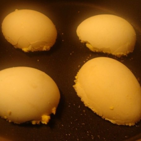 Krok 4 - Jajka faszerowane na ciepło w skorupkach foto