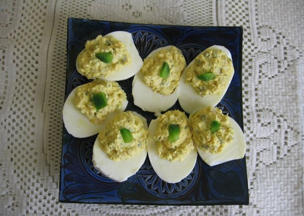 Fotografia przedstawiająca Jajka faszerowane polędwicą drobiową