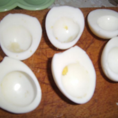 Krok 4 - Jajka faszerowane sałatką porową foto