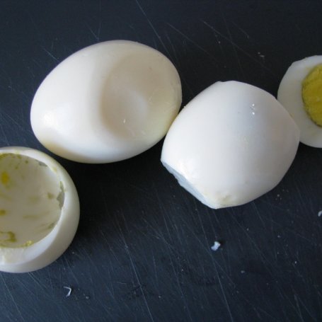 Krok 1 - Jajka faszerowane w szynce włoskiej foto