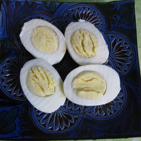 Krok 1 - Jajka faszerowane z pieczarkami, papryką i szczypiorkiem foto