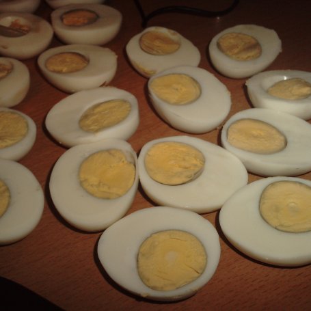 Krok 3 - Jajka faszerowane z pieczarkami foto