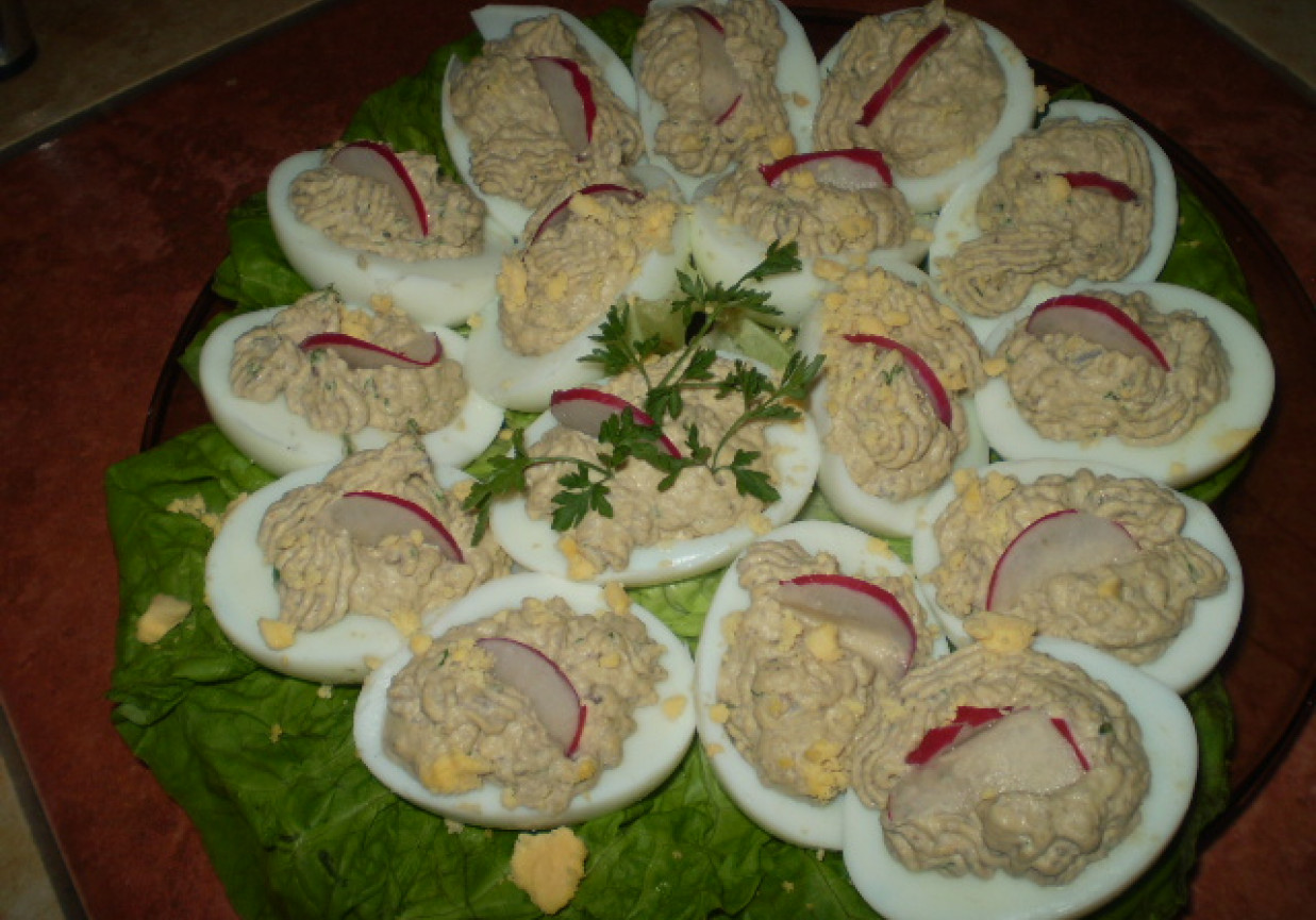 Jajka nadziane pieczarkami foto