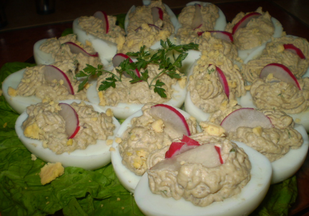 Jajka nadziane pieczarkami foto