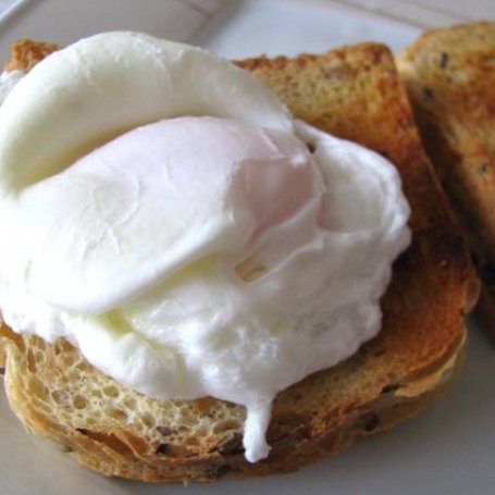 Krok 2 - Jajka po benedyktyńsku z sosem holenderskim foto