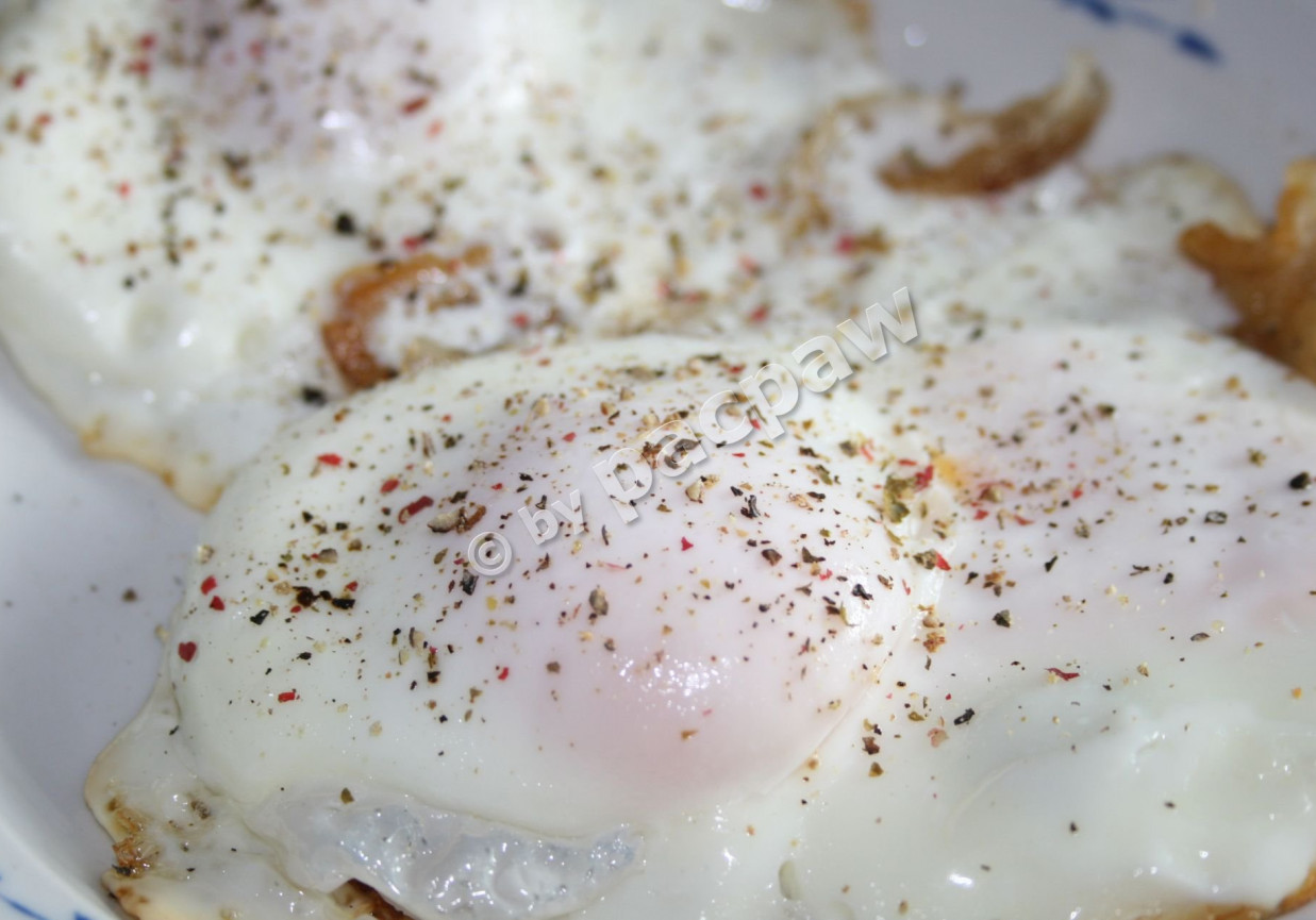 Jajka sadzone białe foto