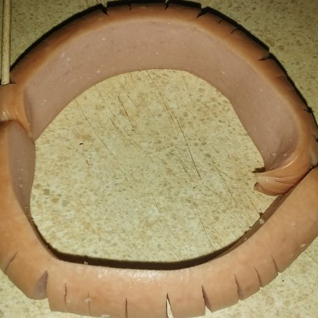 Krok 2 - Jajka smażone w parówkach foto