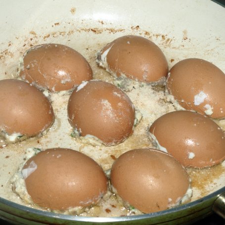 Krok 4 - Jajka smażone z pieczarkami foto