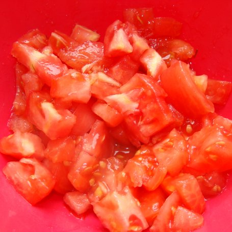 Krok 1 - Jajka w koszulce w salsie pomidorowej foto
