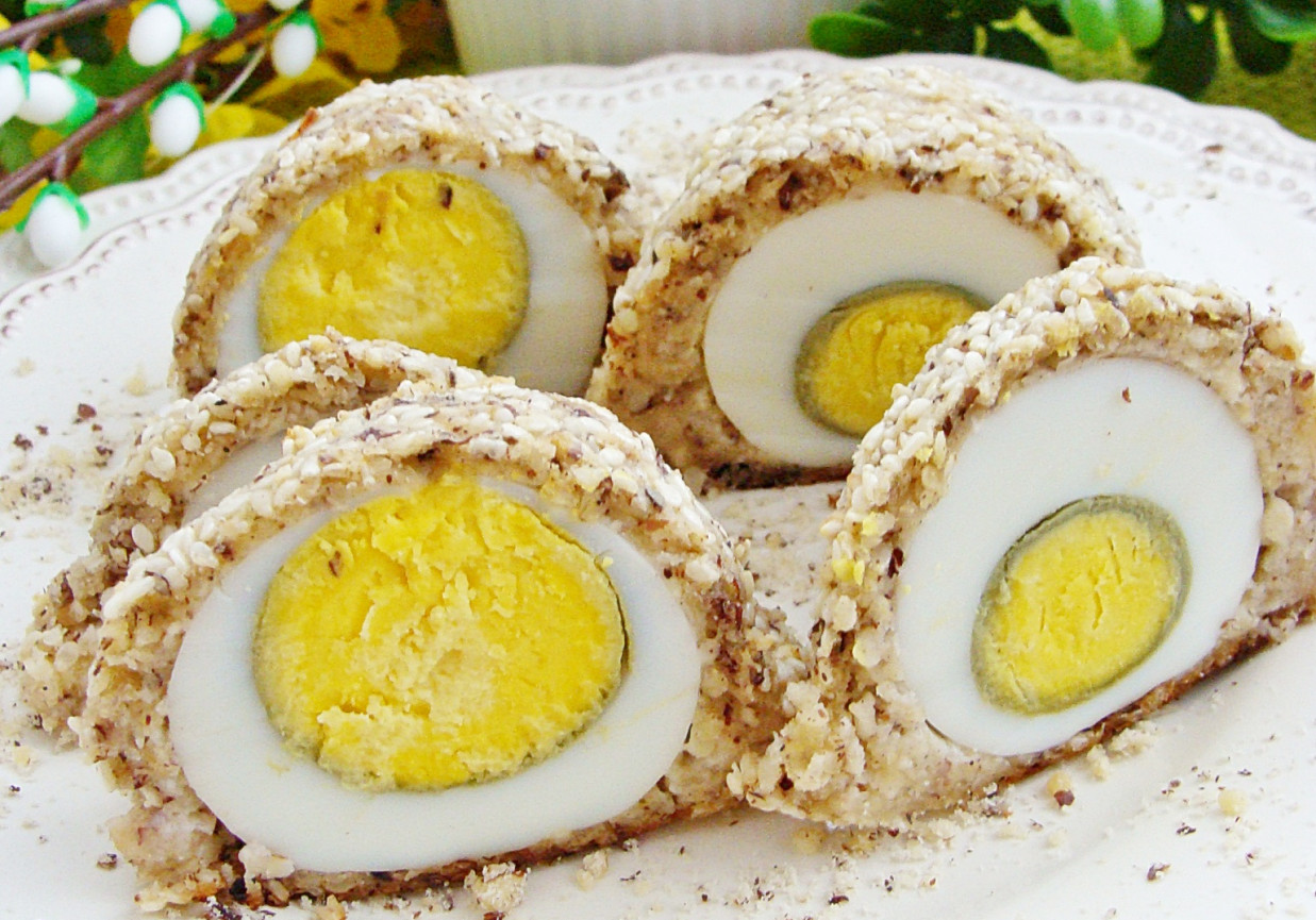 Jajka w laskowej skorupie foto