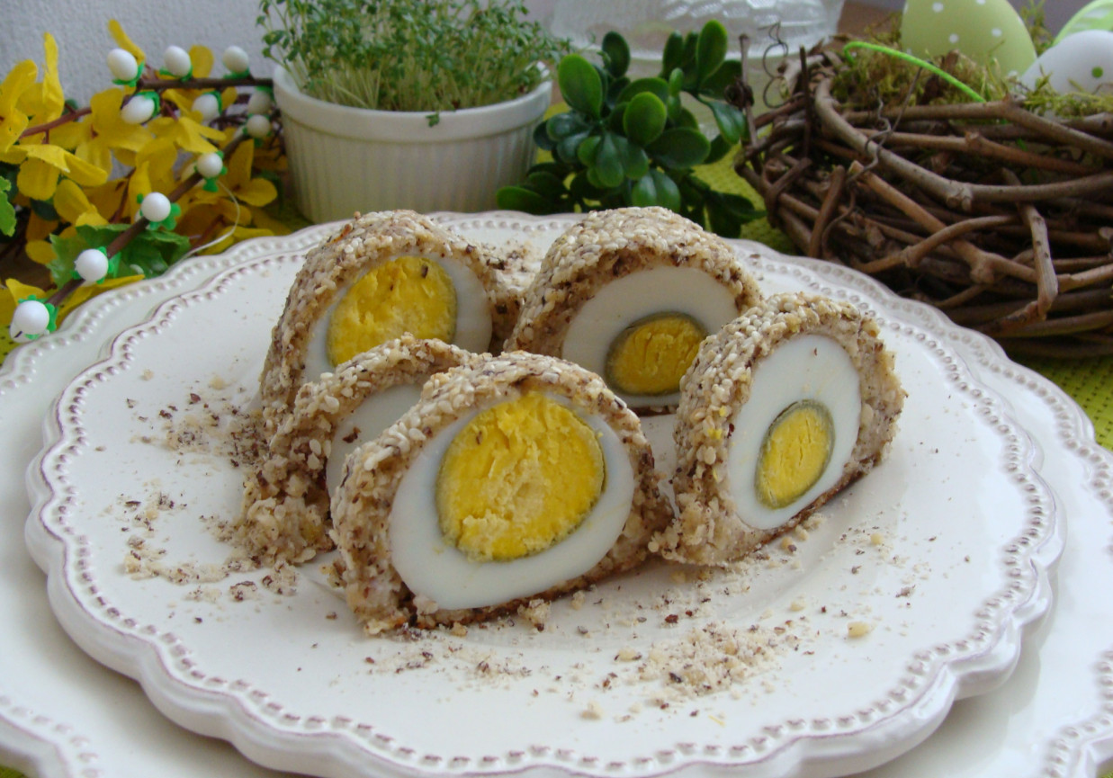 Jajka w laskowej skorupie foto