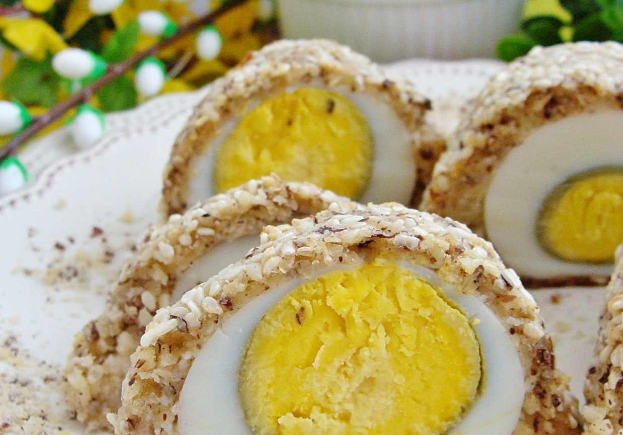 Jajka w laskowej skorupie foto