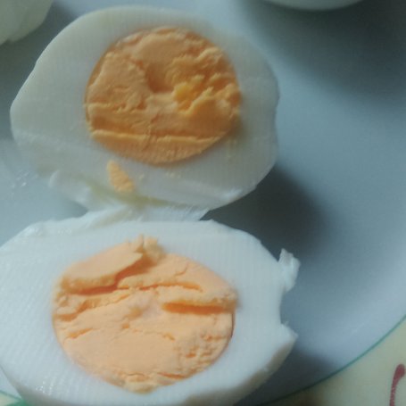 Krok 4 - Jajka w majonezie . foto