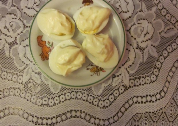 Fotografia przedstawiająca jajka w majonezie ala  mona