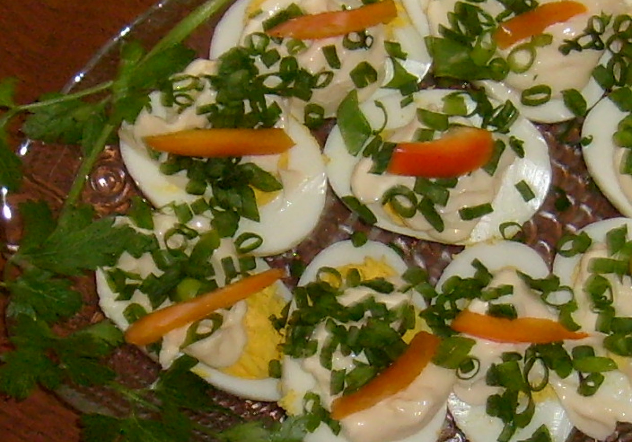 JAJKA W MAJONEZIE Z PAPRYKĄ I SZCZYPIORKIEM foto