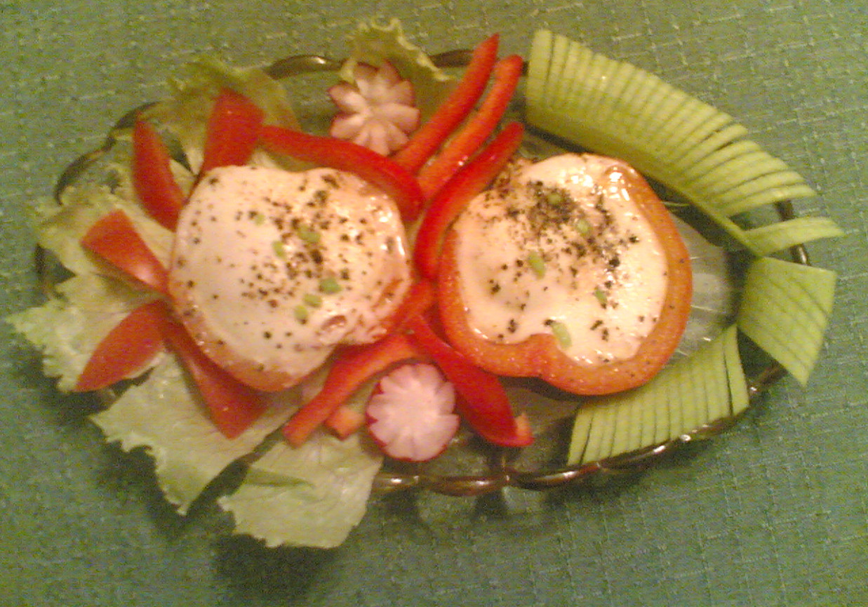 Jajka w obrączkach. foto