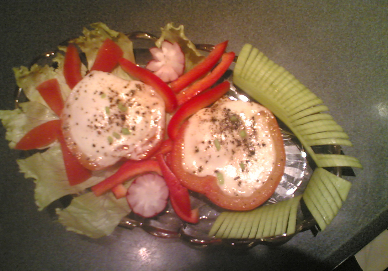 Jajka w obrączkach. foto