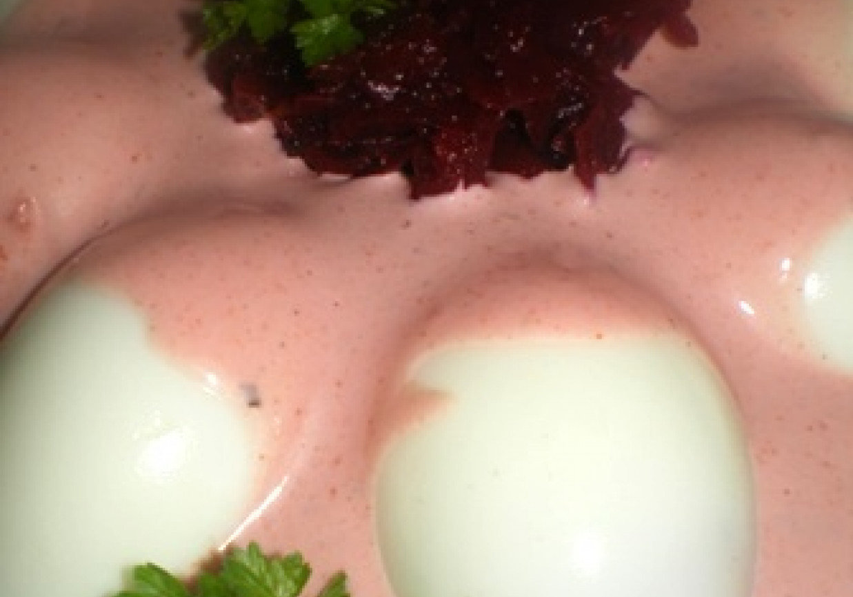Jajka w różowym sosie foto