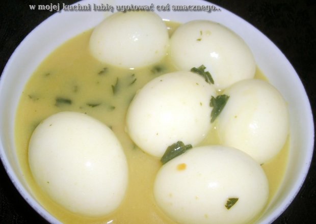 Fotografia przedstawiająca jajka w sarepskim sosie...