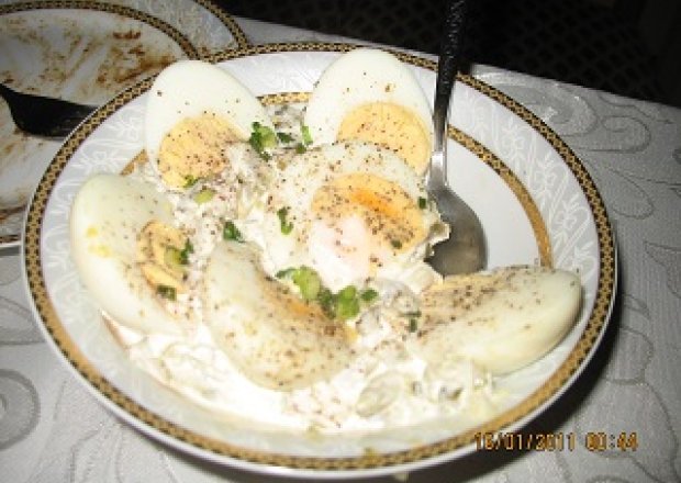 Fotografia przedstawiająca Jajka w sosie chrzanowym