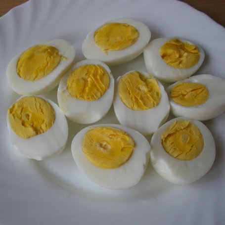 Krok 1 - Jajka w sosie chrzanowym foto