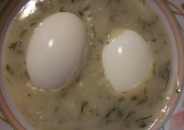 Fotografia przedstawiająca Jajka w sosie koperkowym