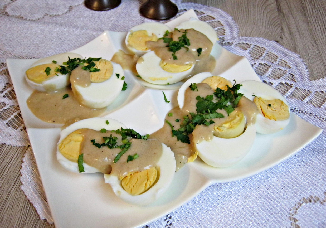 Jajka w sosie musztardowo chrzanowym foto