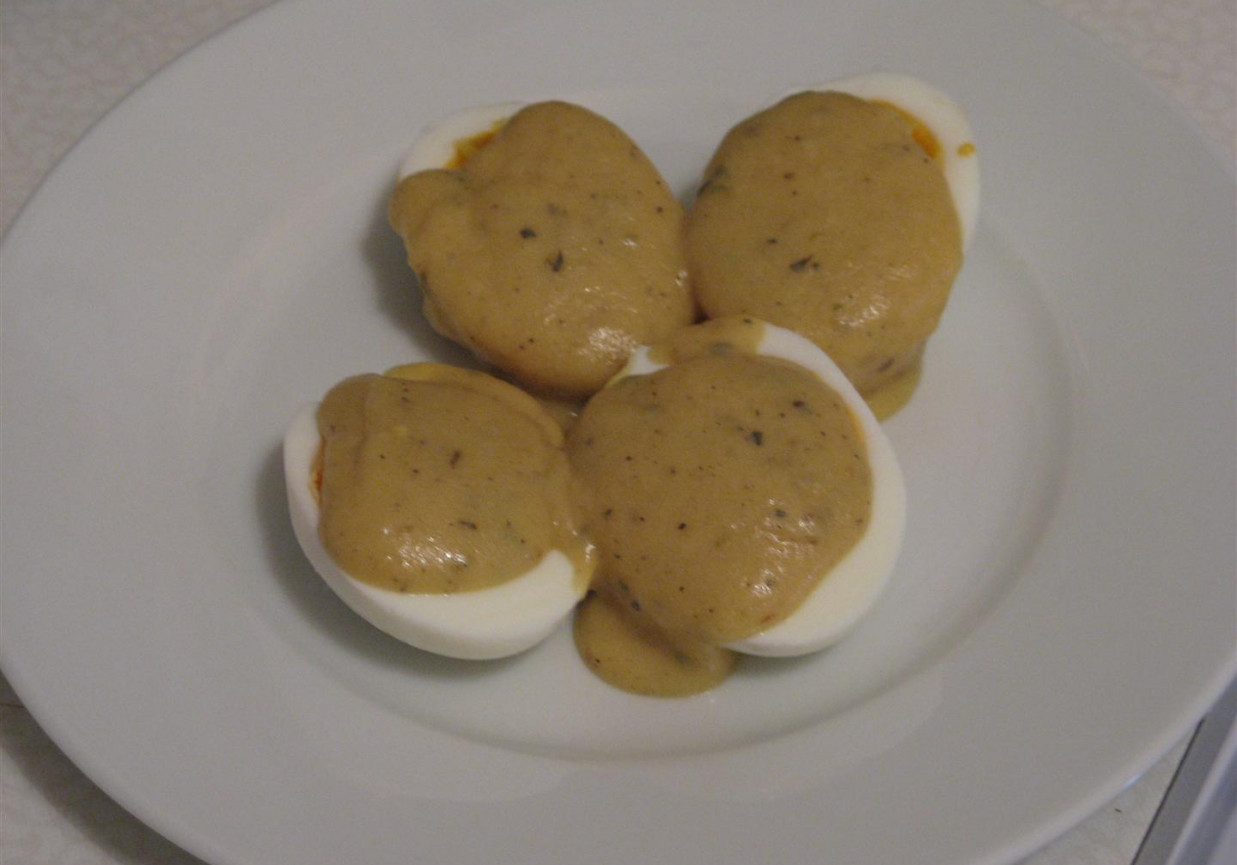 Jajka w sosie musztardowo-koperkowym lub musztardowo-ziołowym foto