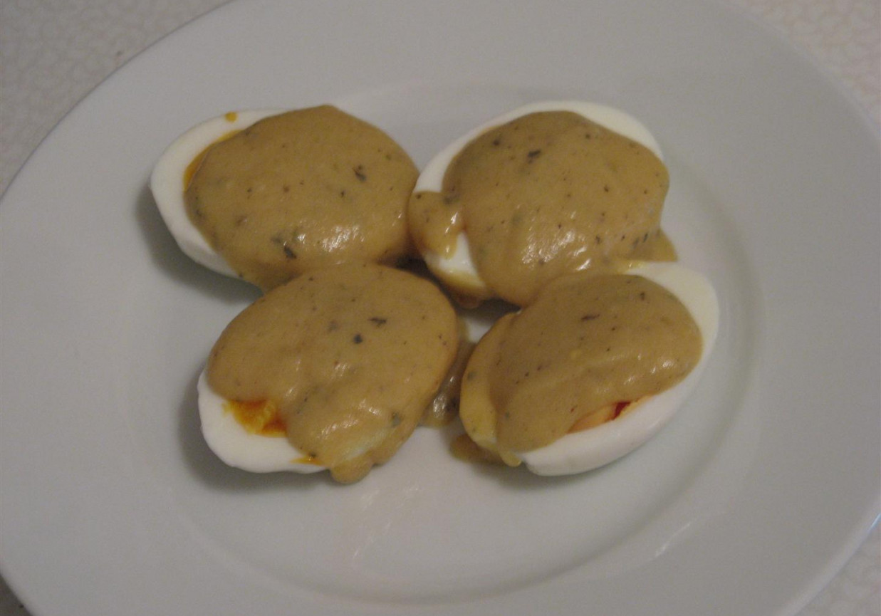 Jajka w sosie musztardowo-koperkowym lub musztardowo-ziołowym foto