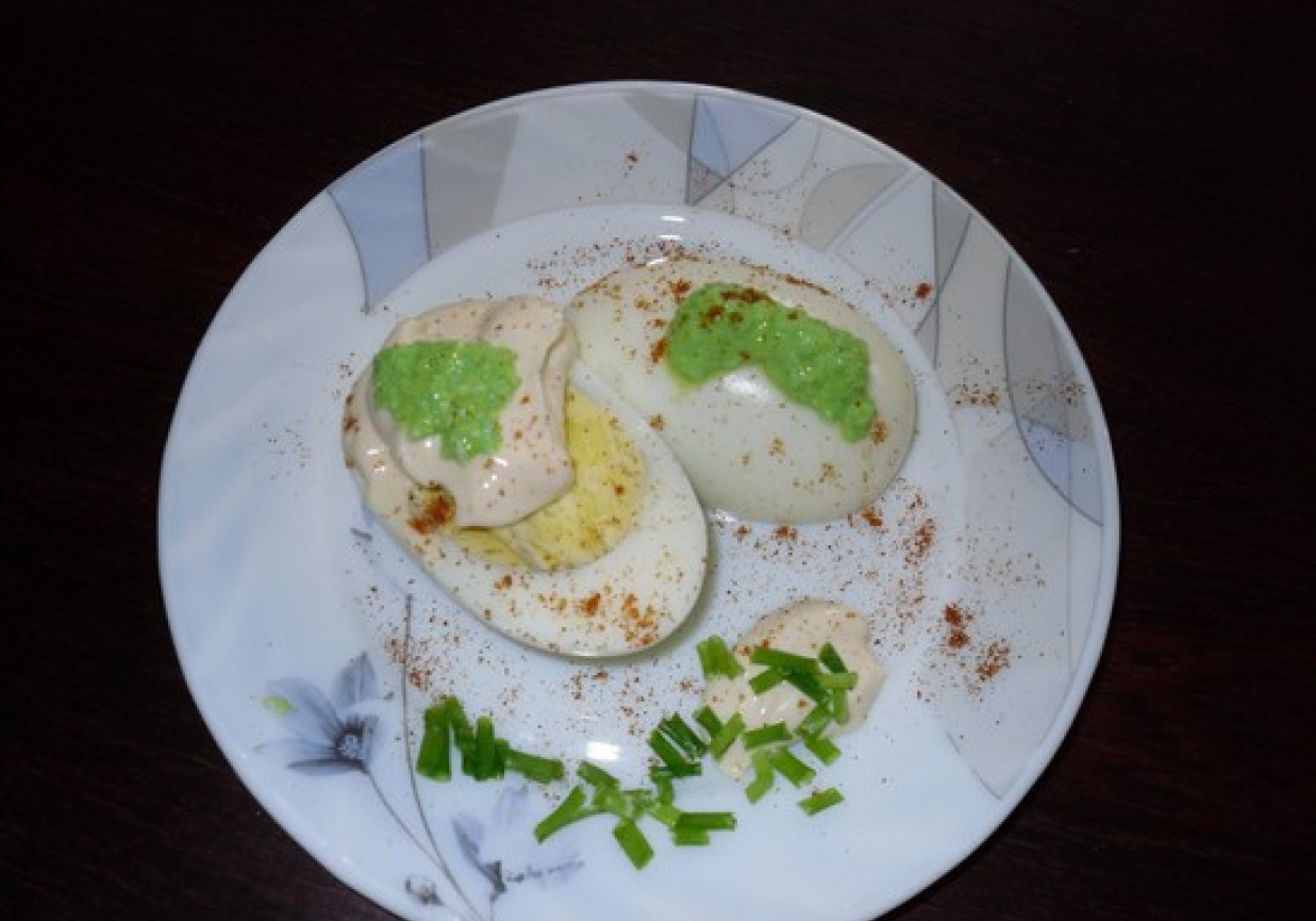 Jajka z chrzanem wasabi foto
