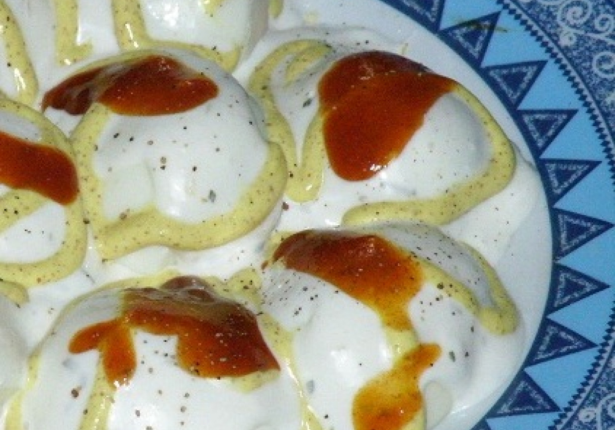 Jajka z farszem korniszonowym foto