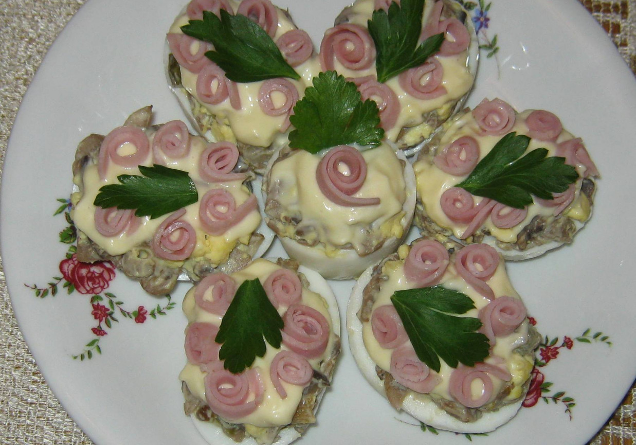 Jajka z grzybami marynowanymi DoradcaSmaku.pl