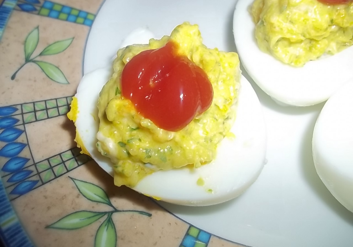Jajka z pesto foto