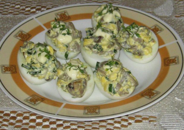 Fotografia przedstawiająca Jajka z pieczarkami