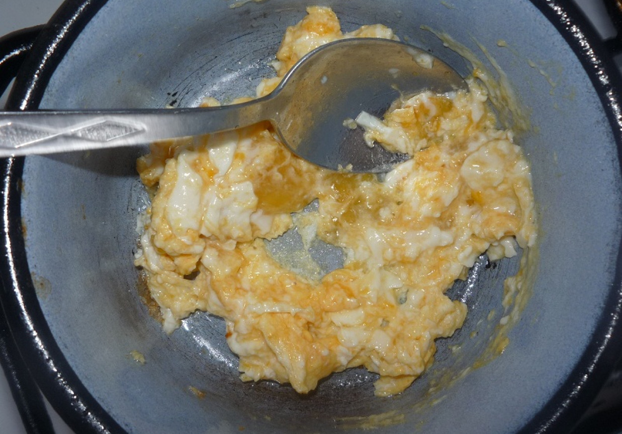 Jajka z serem żółtym foto