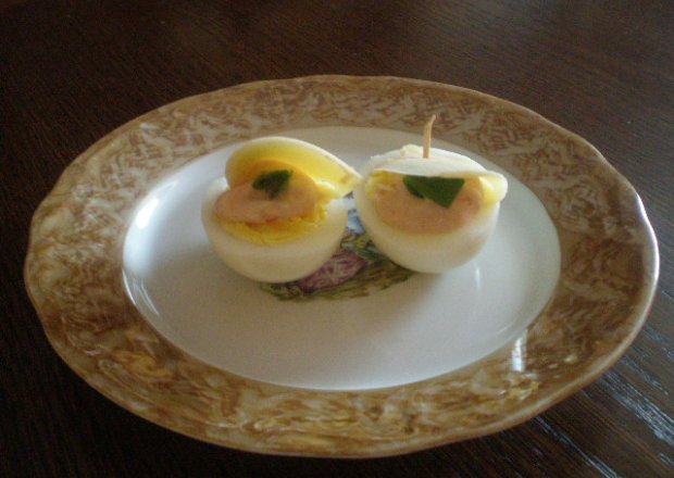 Fotografia przedstawiająca Jajka z serem żółtym