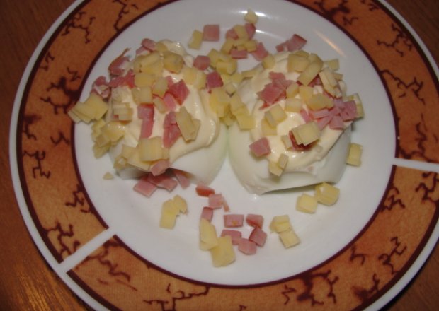 Fotografia przedstawiająca Jajka z szynką