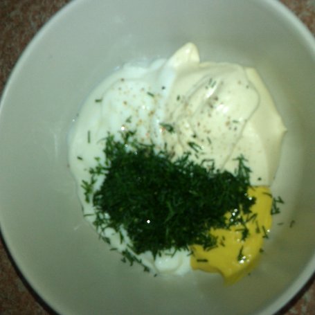 Krok 2 - Jajka z warzywami w sosie koperkowym foto
