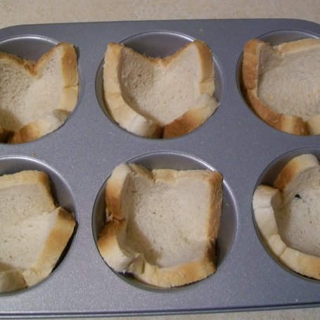 Krok 1 - Jajka zapiekane w chlebie tostowym foto