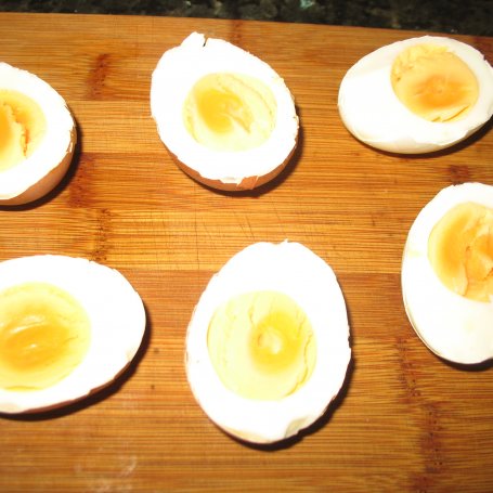 Krok 1 - Jajka zapiekane w skorupkach foto
