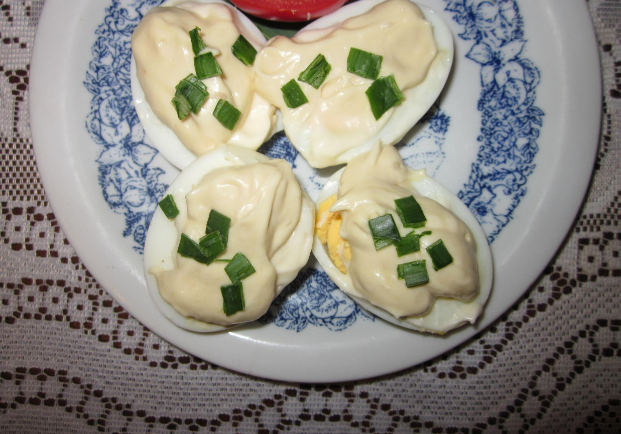 jajkaw majonezie z szczpiorkiem foto