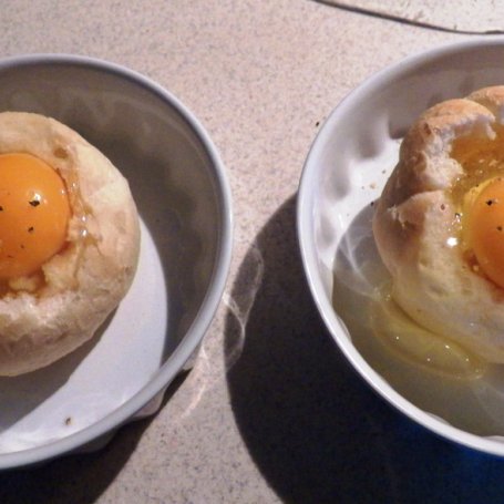 Krok 4 - Jajko pieczone w bułce foto
