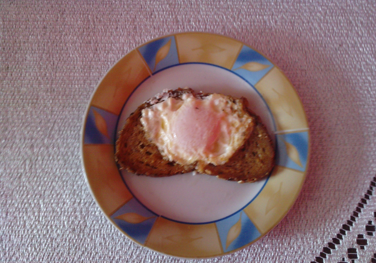 Jajko sadzone w kanapce foto