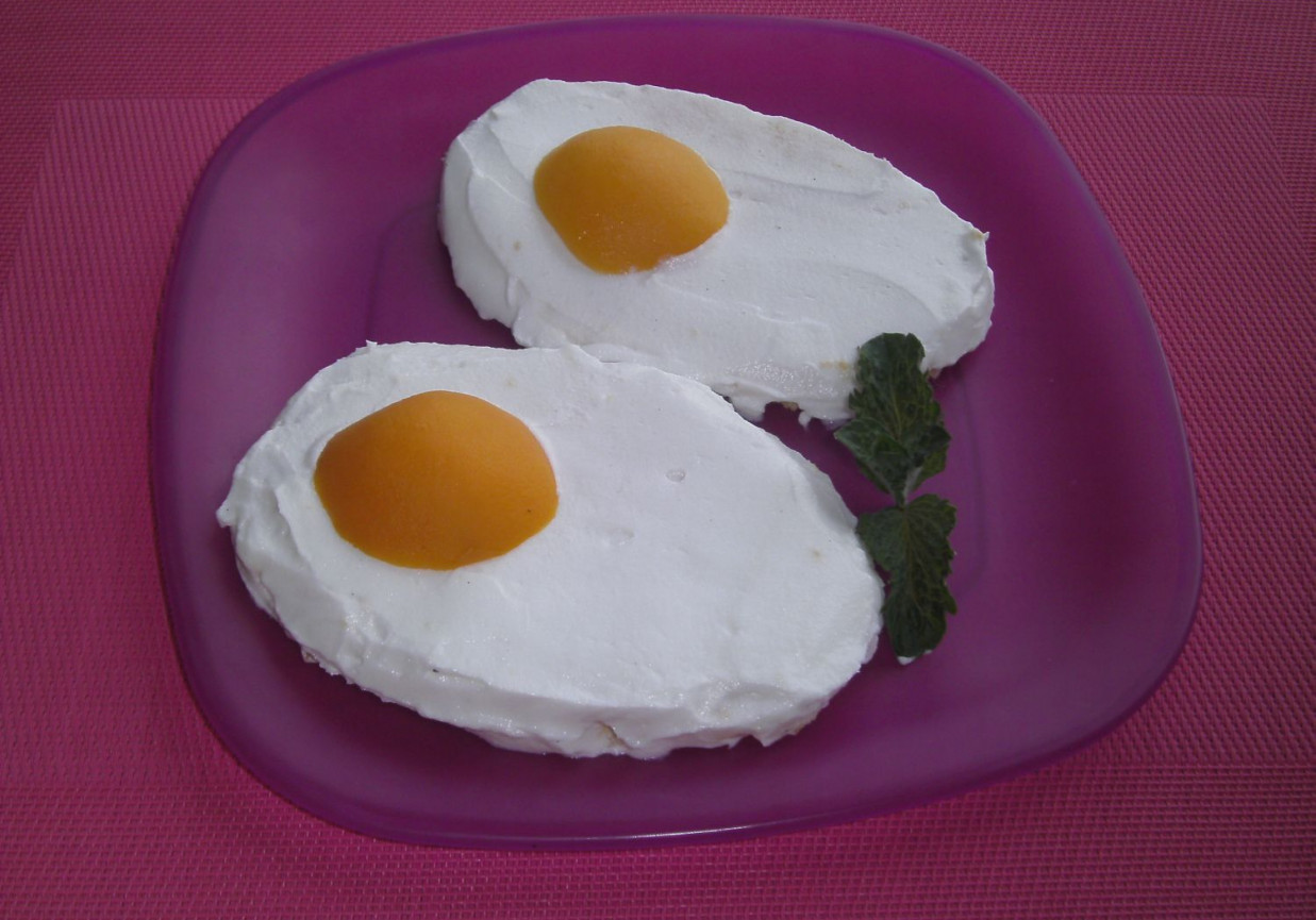 Jajko sadzone w wersji na słodko foto