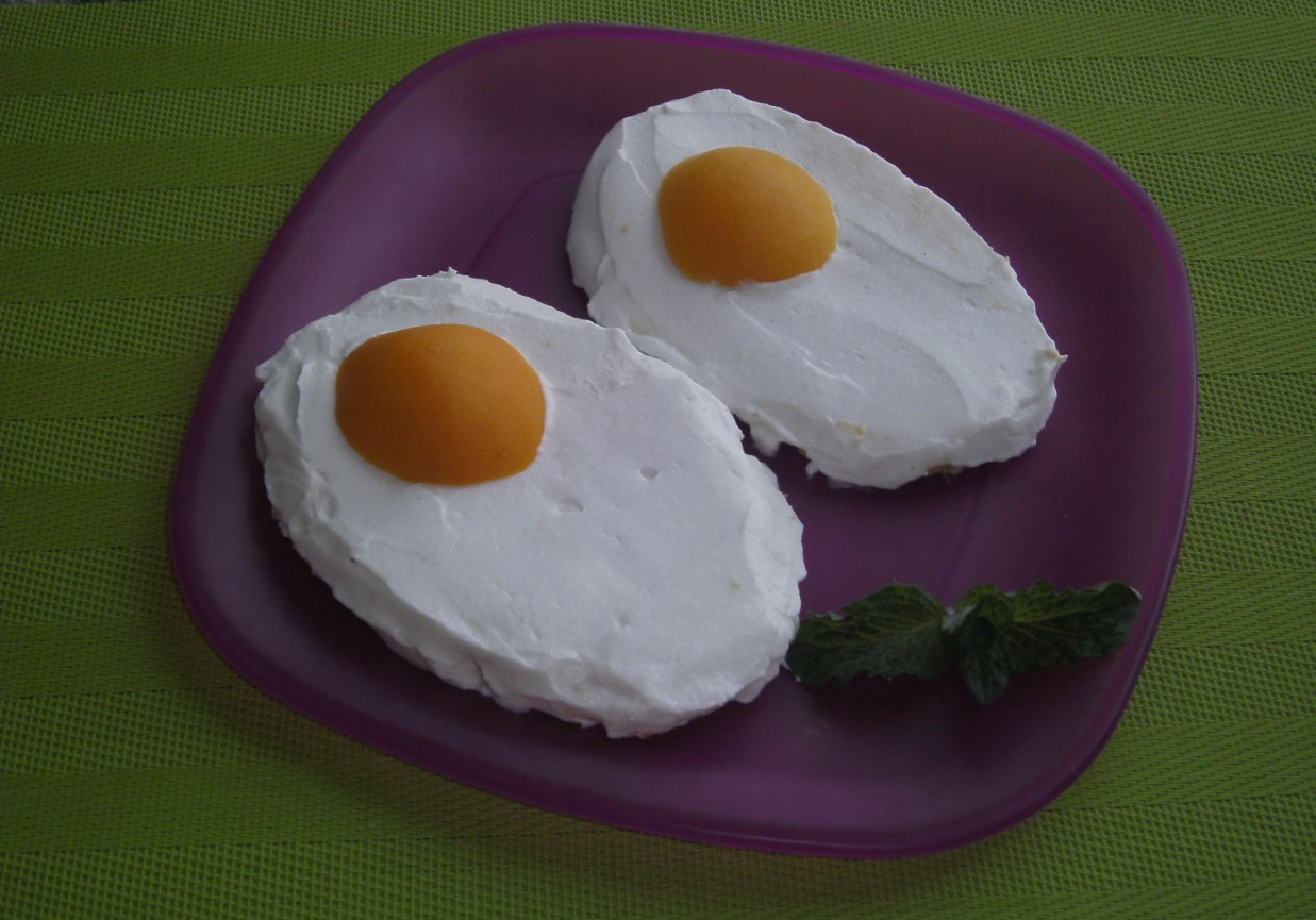 Jajko sadzone w wersji na słodko foto