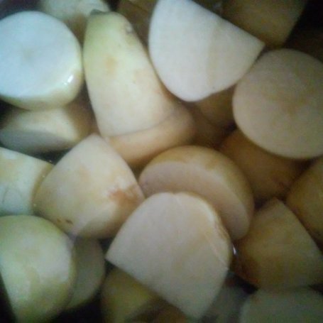 Krok 1 - Jajko sadzone z ziemniakami i mizerią . foto