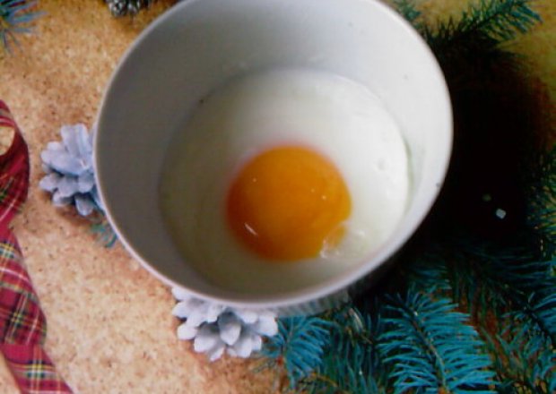 Fotografia przedstawiająca Jajko w koszulce z kuchenki