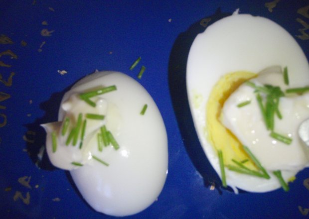 Fotografia przedstawiająca jajko w majonezie